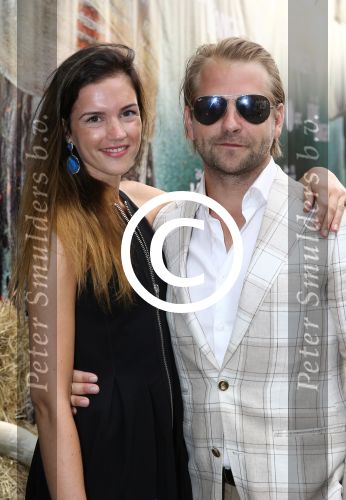 Amsterdam, 5 Augustus 2013
Premiere de Lone Ranger
Marly v d Velden met vriend
Foto Peter Smulders BV