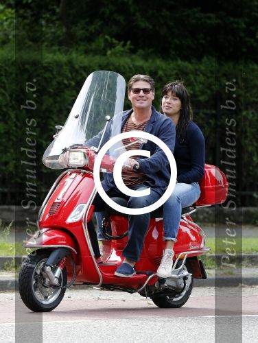 Amsterdam 26 juni 2013
Martijn en Amanda Krabbe op hun vespa scooter.
Peter Smulders bv
