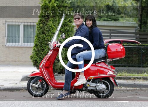 Amsterdam 26 juni 2013
Martijn en Amanda Krabbe op hun vespa scooter.
Peter Smulders bv