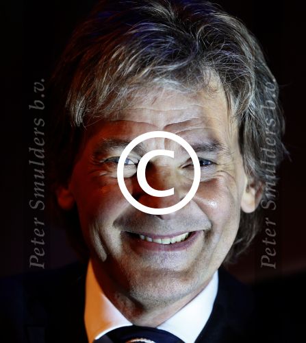 Amsterdam 17 januari 2013
Matthijs v Nieuwkek wordt uitgeroepen voor omroepman van het jaar en krijgt de prijs overhandigd uit handen van John de Mol.
Peter Smulders bv