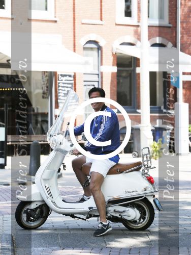 Amsterdam 9 juli 2013
Michael Mols op vespa scooter in Amsterdam zuid.
Peter Smulders bv