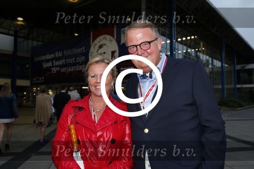 Amsterdam 3 juli 2013
Sjaak Swart 75 jaar . Hij viert dat met een wedstrijd met oud ajax spelers in het Olympisch stadion. Michel Periddon met vrouw
Peter Smulders bv