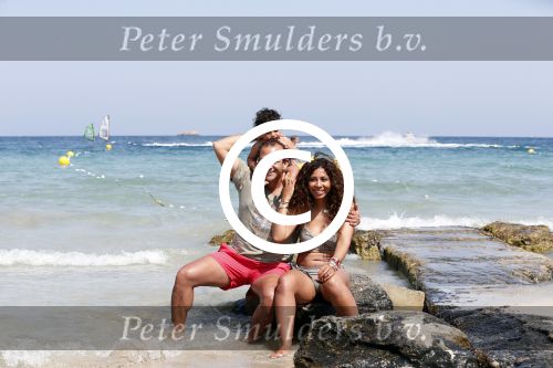 ibiza 14 juli 2013
Najib Amhali met zijn vrouw Niama en zoon Noah op coco beach .
Ze zaten daar met vrienden en familie.
Peter Smulders bv