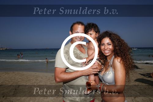 ibiza 14 juli 2013
Najib Amhali met zijn vrouw Niama en zoon Noah op coco beach .
Ze zaten daar met vrienden en familie.
Peter Smulders bv