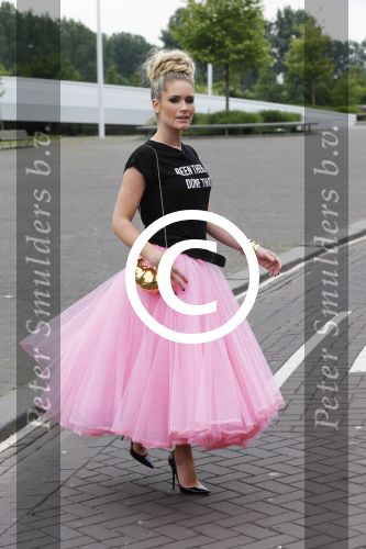 Amsterdam 26 juni 2013
Jackie\'s best dressed in the oyster club bij het olympisch stadion. Nikkie Plessen met t shirts
Peter Smulders bv