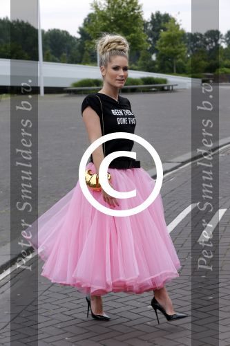 Amsterdam 26 juni 2013
Jackie\'s best dressed in the oyster club bij het olympisch stadion. Nikkie Plessen met t shirts
Peter Smulders bv