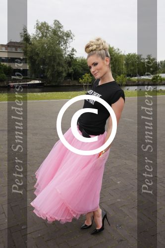 Amsterdam 26 juni 2013
Jackie\'s best dressed in the oyster club bij het olympisch stadion. Nikkie Plessen met t shirts
Peter Smulders bv