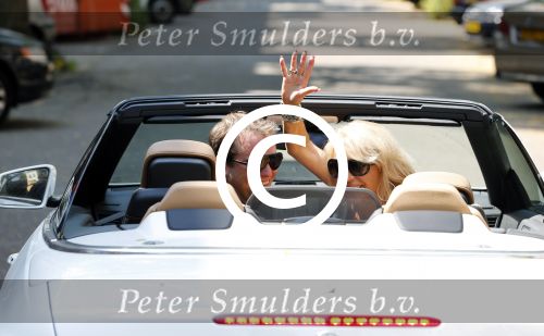 Amsterdam 23 juli 2013
Patricia Paay en Nicky v dam in hun mercedes cabrio.
Peter Smulders bv