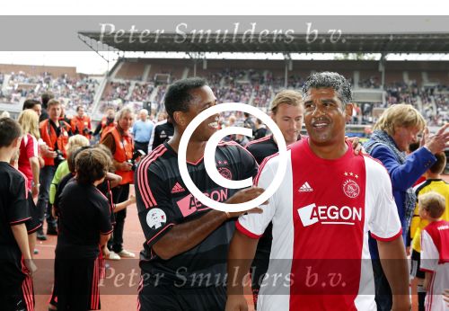 Amsterdam 3 juli 2013
Sjaak Swart 75 jaar . Hij viert dat met een wedstrijd met oud ajax spelers in het Olympisch stadion. Patrick Kluivert en Frank Rijkaard
Peter Smulders bv