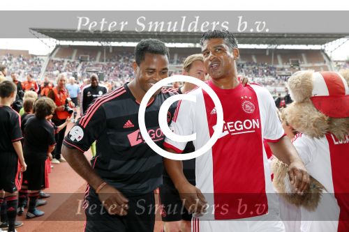 Amsterdam 3 juli 2013
Sjaak Swart 75 jaar . Hij viert dat met een wedstrijd met oud ajax spelers in het Olympisch stadion. Patrick Kluivert en Frank Rijkaard
Peter Smulders bv