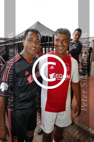 Amsterdam 3 juli 2013
Sjaak Swart 75 jaar . Hij viert dat met een wedstrijd met oud ajax spelers in het Olympisch stadion. Patrick Kluivert en Frank Rijkaard
Peter Smulders bv