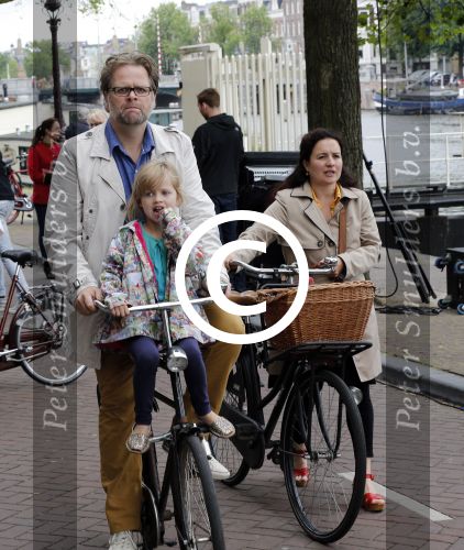 Amsterdam 10 juli 2013
Patrick Stoof met vrouw en dochter in Amsterdam.
Peter Smulders bv