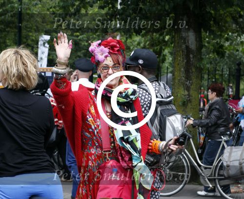 Amsterdam 1 juli 2013
Petra Heyboer met hond.
Peter Smulders bv