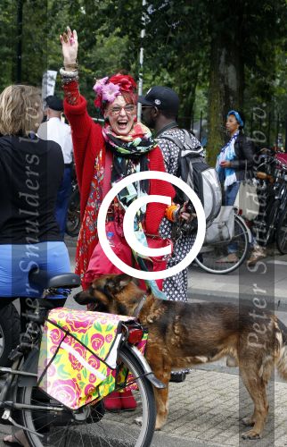 Amsterdam 1 juli 2013
Petra Heyboer met hond.
Peter Smulders bv
