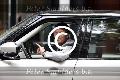 Amsterdam 9 augustus 2013
Piet Boon met zijn nieuwe Range Rover op de cornelis schuytstraat.
Peter Smulders bv