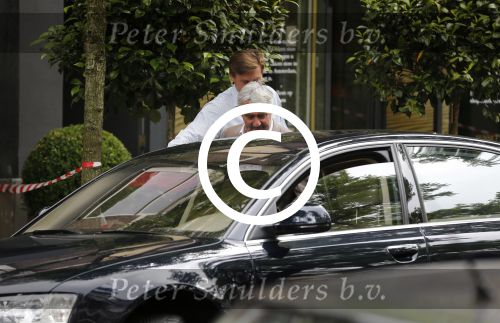 Amsterdam 1 juli 2013
Pieter Storms haalt krantje met prive chauffeur op de cornelis schuytstraat.
Peter Smulders bv