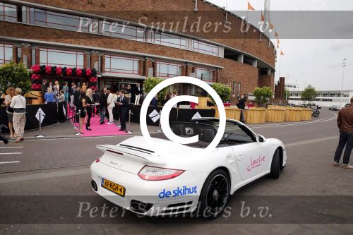 Amsterdam 26 juni 2013
Jackie\'s best dressed in the oyster club bij het olympisch stadion. PORSCHE 911 CABRIO TURBO
Peter Smulders bv