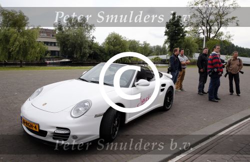Amsterdam 26 juni 2013
Jackie\'s best dressed in the oyster club bij het olympisch stadion. PORSCHE 911 CABRIO TURBO
Peter Smulders bv