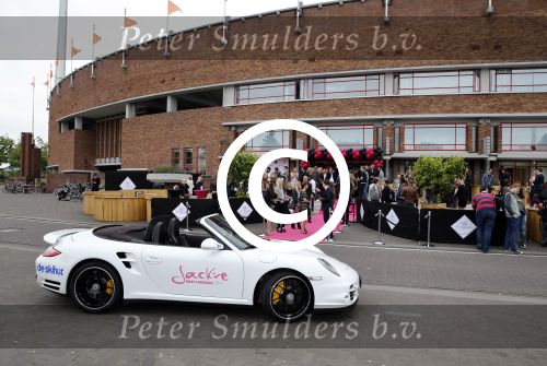 Amsterdam 26 juni 2013
Jackie\'s best dressed in the oyster club bij het olympisch stadion. PORSCHE 911 CABRIO TURBO
Peter Smulders bv