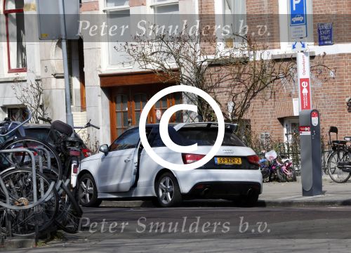 Amsterdam 3 april 2013
Prins Maurits bij zijn AUDI A1 sportauto
Peter Smulders bv