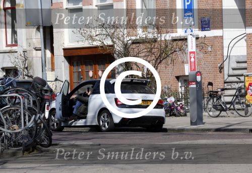 Amsterdam 3 april 2013
Prins Maurits bij zijn AUDI A1 sportauto
Peter Smulders bv