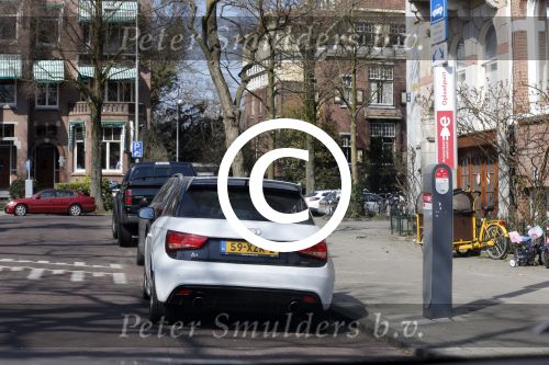 Amsterdam 3 april 2013
Prins Maurits bij zijn AUDI A1 sportauto
Peter Smulders bv