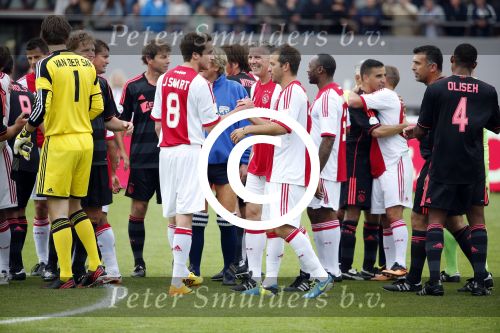 Amsterdam 3 juli 2013
Sjaak Swart 75 jaar . Hij viert dat met een wedstrijd met oud ajax spelers in het Olympisch stadion. Rafael v d Vaart met Sabia haar naam op zijn schoenen
Peter Smulders bv
