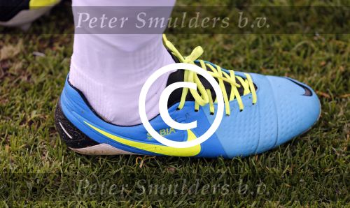 Amsterdam 3 juli 2013
Sjaak Swart 75 jaar . Hij viert dat met een wedstrijd met oud ajax spelers in het Olympisch stadion. Rafael v d Vaart met Sabia haar naam op zijn schoenen
Peter Smulders bv