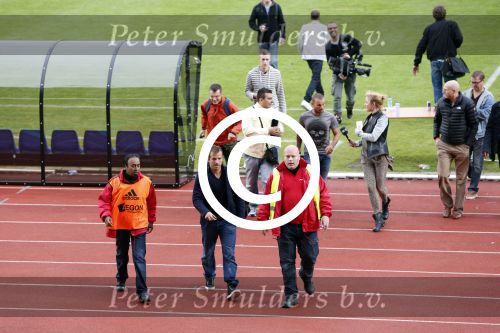 Amsterdam 3 juli 2013
Sjaak Swart 75 jaar . Hij viert dat met een wedstrijd met oud ajax spelers in het Olympisch stadion. rafael v d Vaart met Wesley Sneijder
Peter Smulders bv