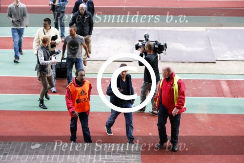 Amsterdam 3 juli 2013
Sjaak Swart 75 jaar . Hij viert dat met een wedstrijd met oud ajax spelers in het Olympisch stadion. rafael v d Vaart met Wesley Sneijder
Peter Smulders bv