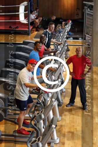 Amsterdam 23 juli 2013
Replay aan het trainen met personal trainer Oswin Beingsick.
Peter Smulders bv