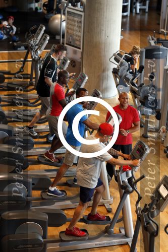 Amsterdam 23 juli 2013
Replay aan het trainen met personal trainer Oswin Beingsick.
Peter Smulders bv