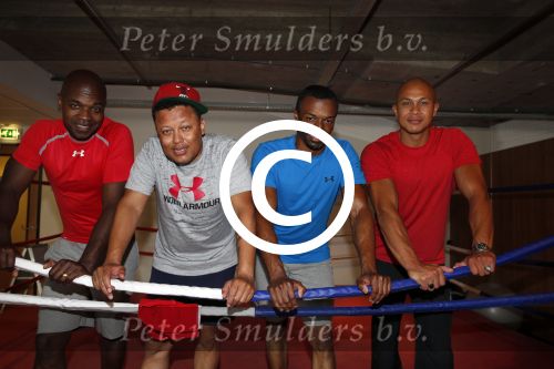 Amsterdam 23 juli 2013
Replay aan het trainen met personal trainer Oswin Beingsick.
Peter Smulders bv