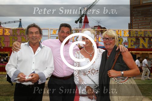 Amsterdam, 5 Augustus 2013
Premiere Circus Herman Renz
Ria Valk met haar ex-vriend en andere vrienden
Foto Peter Smulders BV