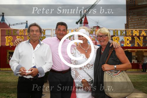 Amsterdam, 5 Augustus 2013
Premiere Circus Herman Renz
Ria Valk met haar ex-vriend en andere vrienden
Foto Peter Smulders BV