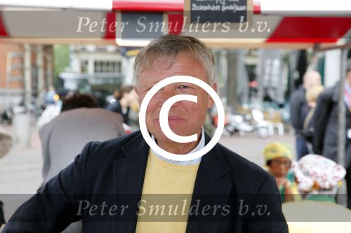 Amsterdam 1 juli 2013
Prominenten serveren 1 juli Keti Koti Ontbijt bij herdenking slavernijverleden op het Leidse Plein. Rijkman Groenink
Peter Smulders bv