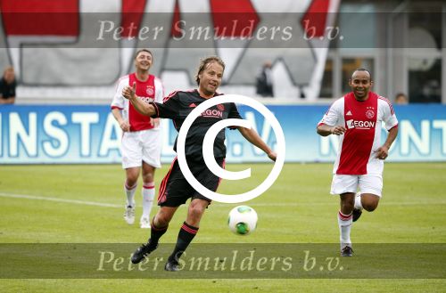 Amsterdam 3 juli 2013
Sjaak Swart 75 jaar . Hij viert dat met een wedstrijd met oud ajax spelers in het Olympisch stadion. Rob Witschge
Peter Smulders bv