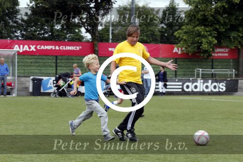 Amsterdam 29 juni 2013
Voetbaltournooi op de toekomst (ajax) voor de stichting de upside van down
met diverse bn ers en oud voetballers.. Syndroom van down. Rob Witschge
Peter Smulders bv