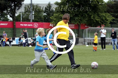 Amsterdam 29 juni 2013
Voetbaltournooi op de toekomst (ajax) voor de stichting de upside van down
met diverse bn ers en oud voetballers.. Syndroom van down. Rob Witschge
Peter Smulders bv