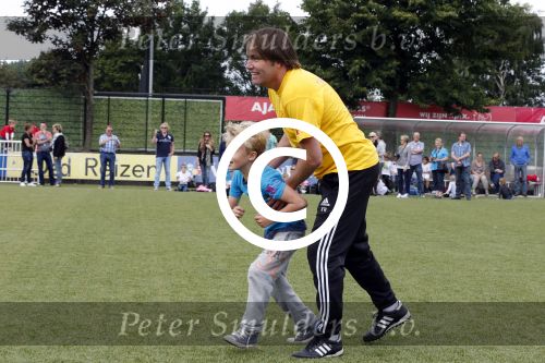 Amsterdam 29 juni 2013
Voetbaltournooi op de toekomst (ajax) voor de stichting de upside van down
met diverse bn ers en oud voetballers.. Syndroom van down. Rob Witschge
Peter Smulders bv