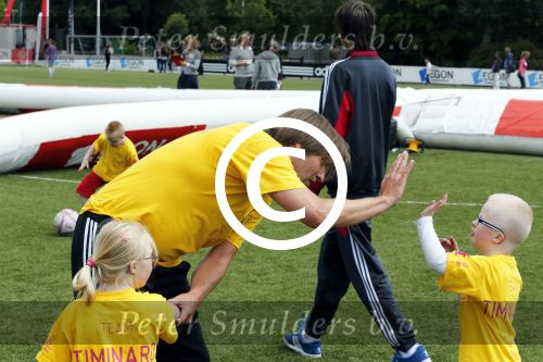 Amsterdam 29 juni 2013
Voetbaltournooi op de toekomst (ajax) voor de stichting de upside van down
met diverse bn ers en oud voetballers.. Syndroom van down. Rob Witschge
Peter Smulders bv