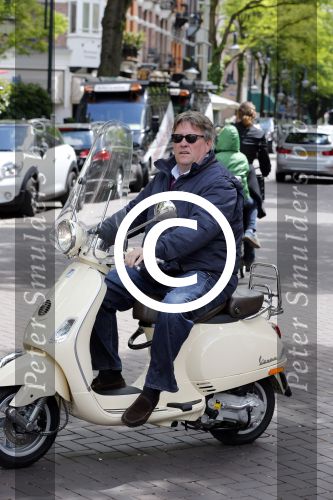 Amsterdam 24 juni 2013
Robbie Hofman op zijn vespa scooter
Peter Smulders bv