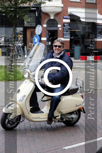 Amsterdam 24 juni 2013
Robbie Hofman op zijn vespa scooter
Peter Smulders bv