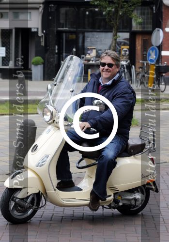 Amsterdam 24 juni 2013
Robbie Hofman op zijn vespa scooter
Peter Smulders bv