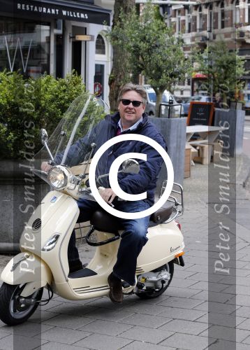 Amsterdam 24 juni 2013
Robbie Hofman op zijn vespa scooter
Peter Smulders bv