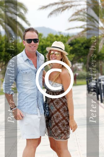 ibiza 13 juli 2013
Robert Doornbos en zijn verloofde/vriendin Chantal Bles lopen over de boulevard op ibiza.
Peter Smulders bv
