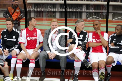 Amsterdam 3 juli 2013
Sjaak Swart 75 jaar . Hij viert dat met een wedstrijd met oud ajax spelers in het Olympisch stadion. Ronald Koeman met Keje Molenaar
Peter Smulders bv