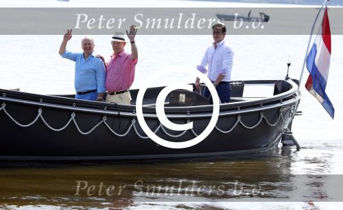 Loosdrecht 22 juli 2013
Ronnie Tober en Jan Jochems op boot varen op de vecht.
Peter Smulders bv