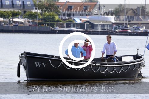 Loosdrecht 22 juli 2013
Ronnie Tober en Jan Jochems op boot varen op de vecht.
Peter Smulders bv