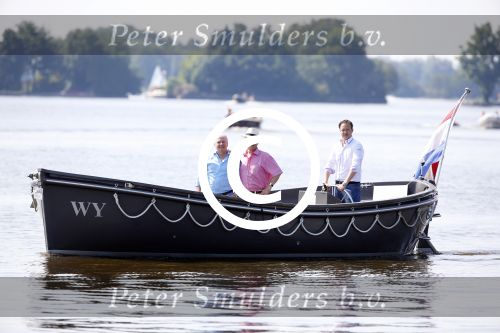 Loosdrecht 22 juli 2013
Ronnie Tober en Jan Jochems op boot varen op de vecht.
Peter Smulders bv